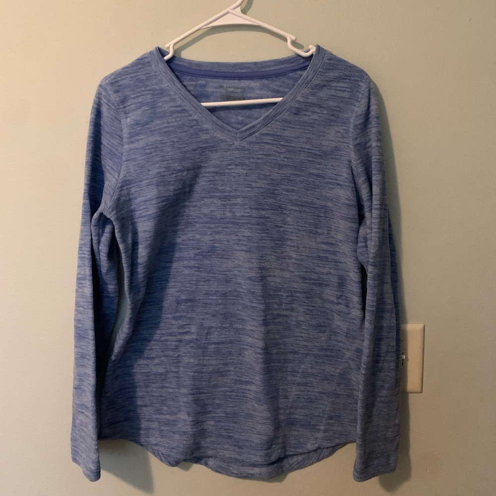 Tek Gear periwinkle long-sleeve fleece shirt